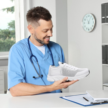 Lade das Bild in den Galerie-Viewer, OrthoLight – ultraleichte, ergonomische Schuhe für maximalen Komfort
