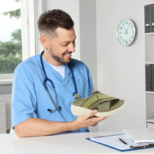 Load image into Gallery viewer, Orthocomfort - patentierte, orthopädische Sandalen für Schmerzlinderung