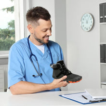 Load image into Gallery viewer, OrthTrek - orthopädische, wasserabweisende & gefütterte Barfußschuhe
