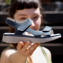 Load image into Gallery viewer, OrthoKlara - ergonomische, schmerzlindernde & rutschfeste Sandalen für Damen - Sonderaktion 1+1 Gratis