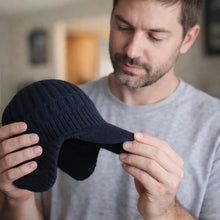 Lade das Bild in den Galerie-Viewer, Fjordwarm Wintermütze mit Ohrenschutz im skandinavischen Design | Unisex-Einheitsgröße