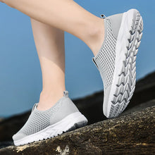 Lade das Bild in den Galerie-Viewer, OrthoGo – federleichter, ergonomischer & wasserfester Schuh