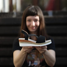 Load image into Gallery viewer, OrthoStella - ergonomische schmerzlindernde Sandalen für Damen - Sonderaktion 1+1 Gratis