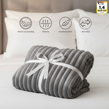 Lade das Bild in den Galerie-Viewer, Kuschelwunder Deluxe – Extra Große Premium-Fleece-Decke