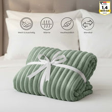 Lade das Bild in den Galerie-Viewer, Kuschelwunder Deluxe – Extra Große Premium-Fleece-Decke